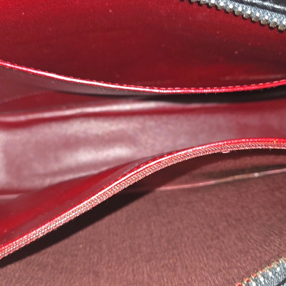 CHANEL PATENT LEATHER TOTE - Picture 16 of 17